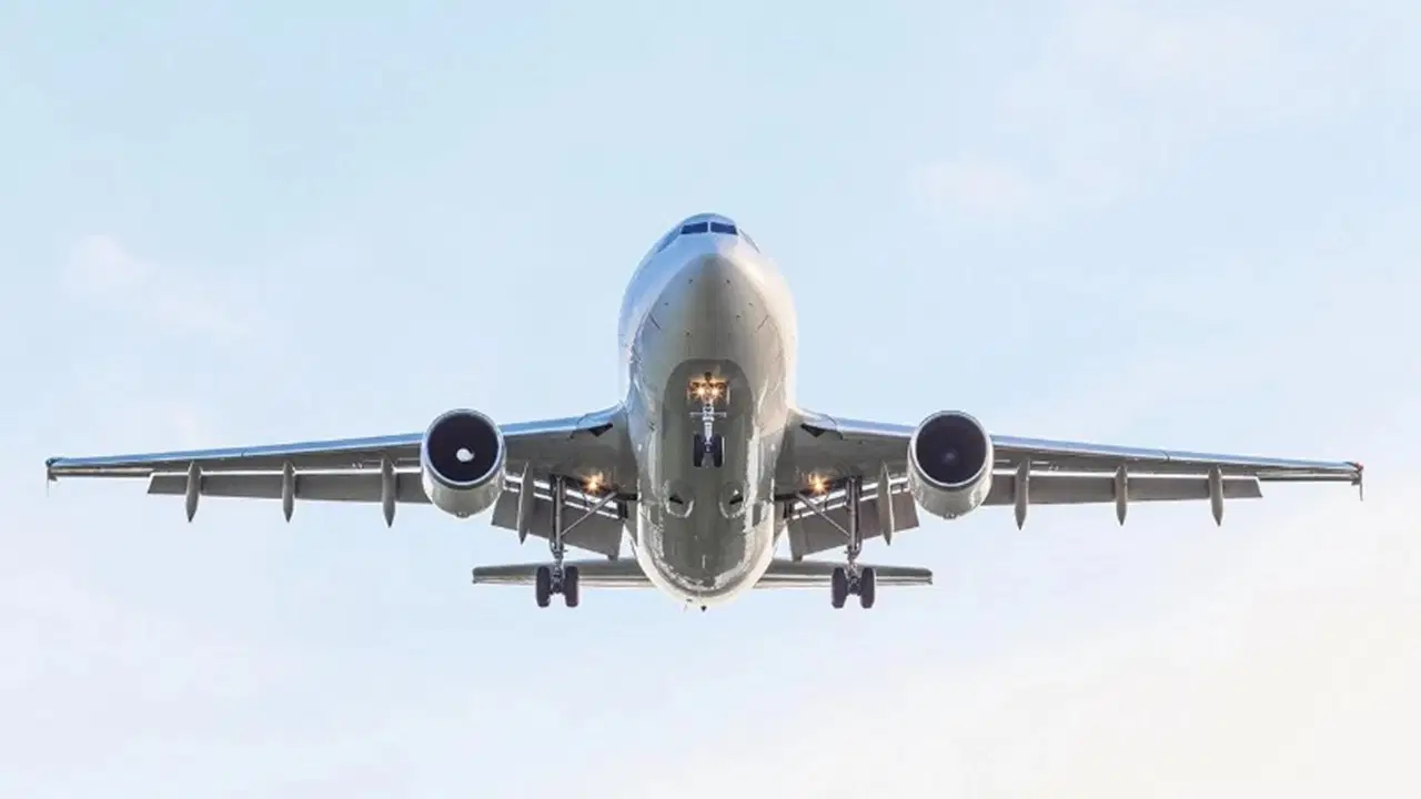 alman havayolu sirketi lufthansada 4 bin kisiyi isten cikarma karari yapay zeka ayrintisi 3DKqVOEm