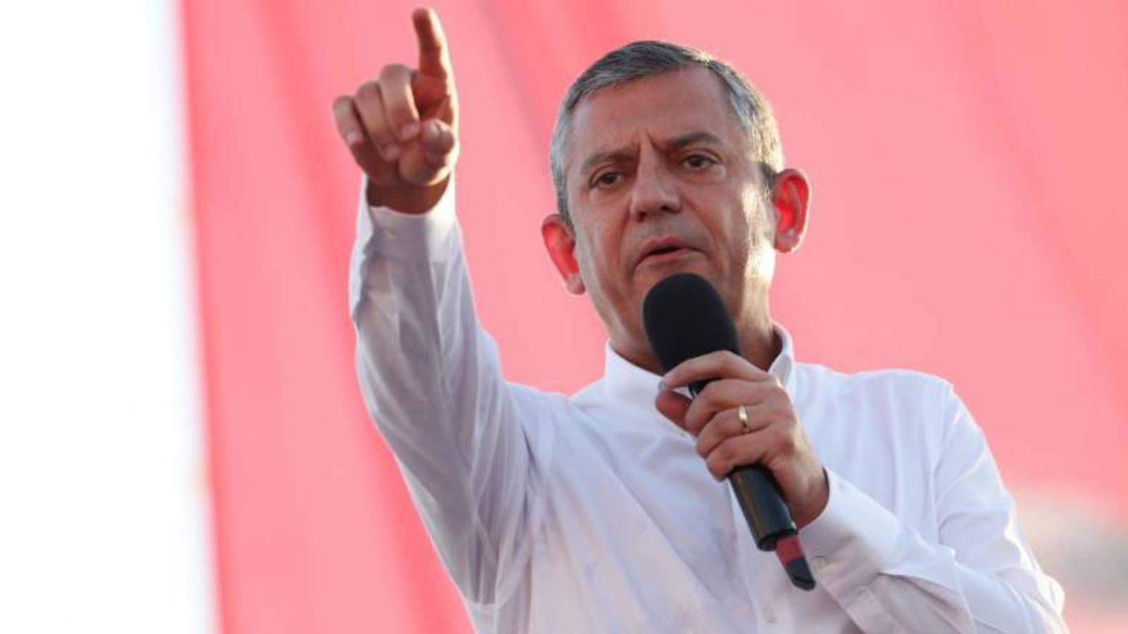 ozgur ozel millet iradesine sahip cikiyor mitinginde afyonkarahisarda konusuyor A22JQzCG