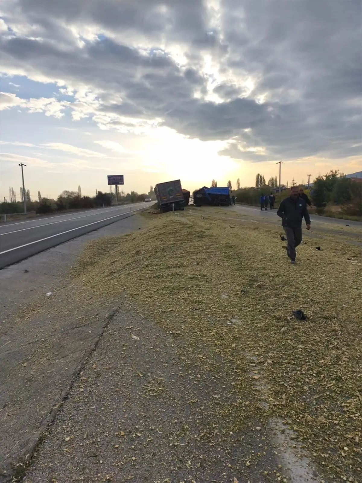 afyonda tir traktor kazasi 2 yarali gB22a8y9.jpg