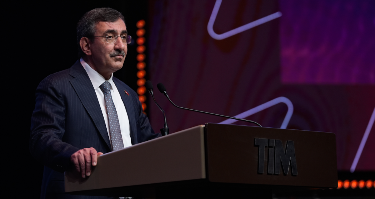 cumhurbaskani yardimcisi cevdet yilmaz ekonomik soguk savasin icindeyiz turkiye kararlilikla yoluna devam ediyor 1J93sfrZ