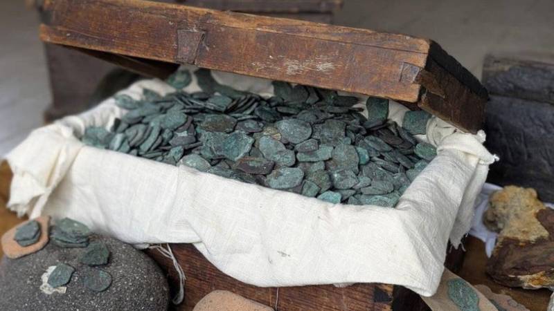 darphane isaretleri bile belli 1715te batan filodan 1 milyon dolarlik sikkeler cikarildi para kesfi yapan dalgiclara verilecek SFGie3i1