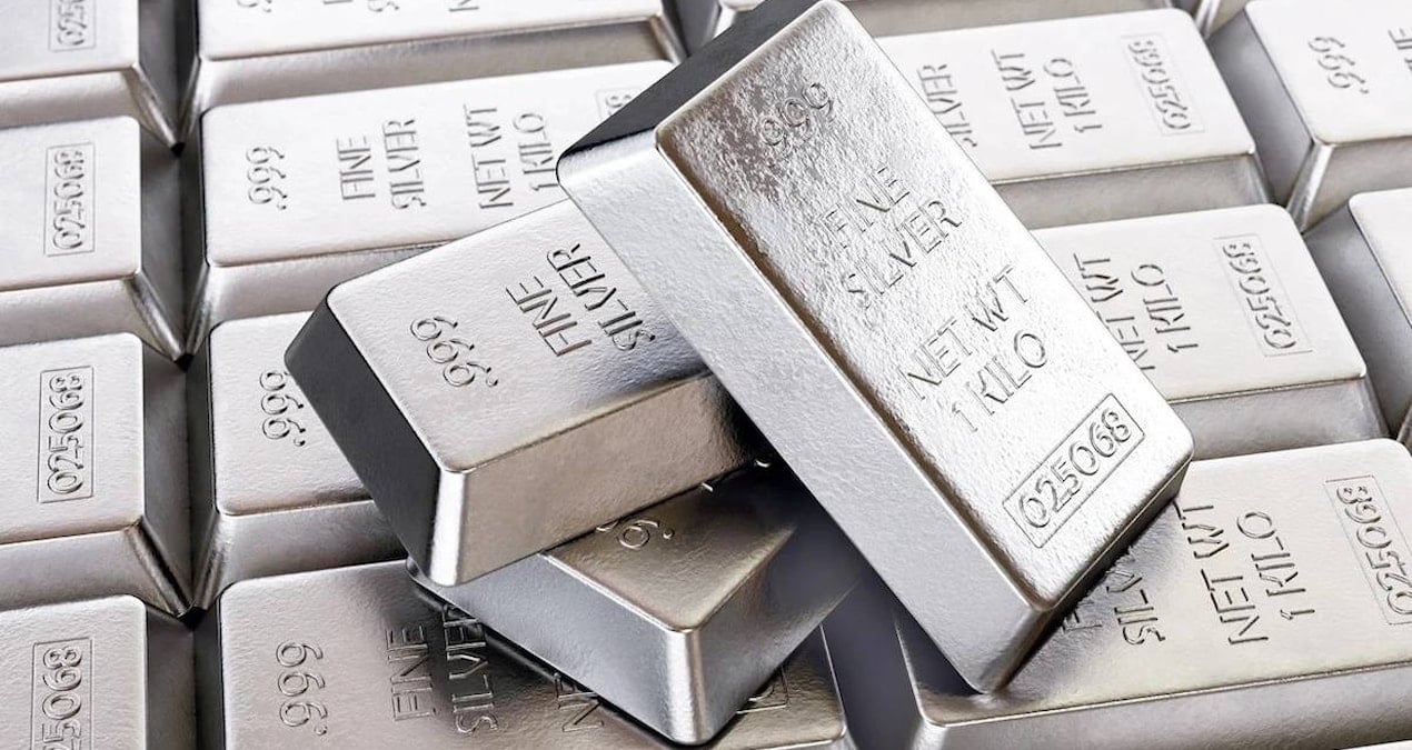 gumus 45 yilin zirvesinde 1GR3aXX8