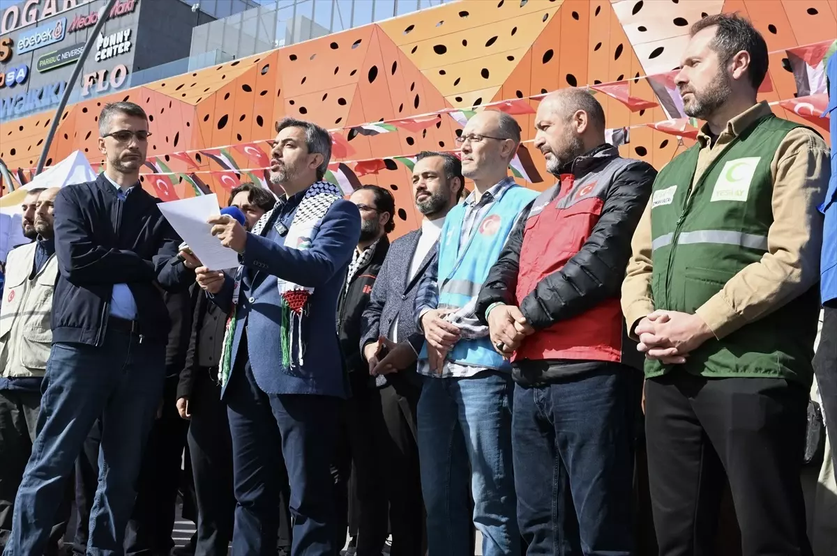 istanbulda gazzeye umut ol kampanyasi cQ3U9QJF.jpg