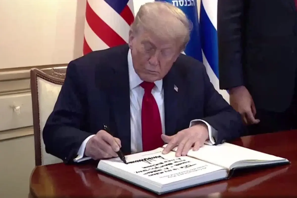 trump israil meclisinde deftere bu yeni bir baslangic notunu dustu SNtNRrqz.jpg