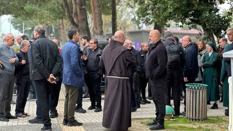 iznikte papa ziyareti hazirligi vatikandan heyet geldi af5iJiVF.jpg