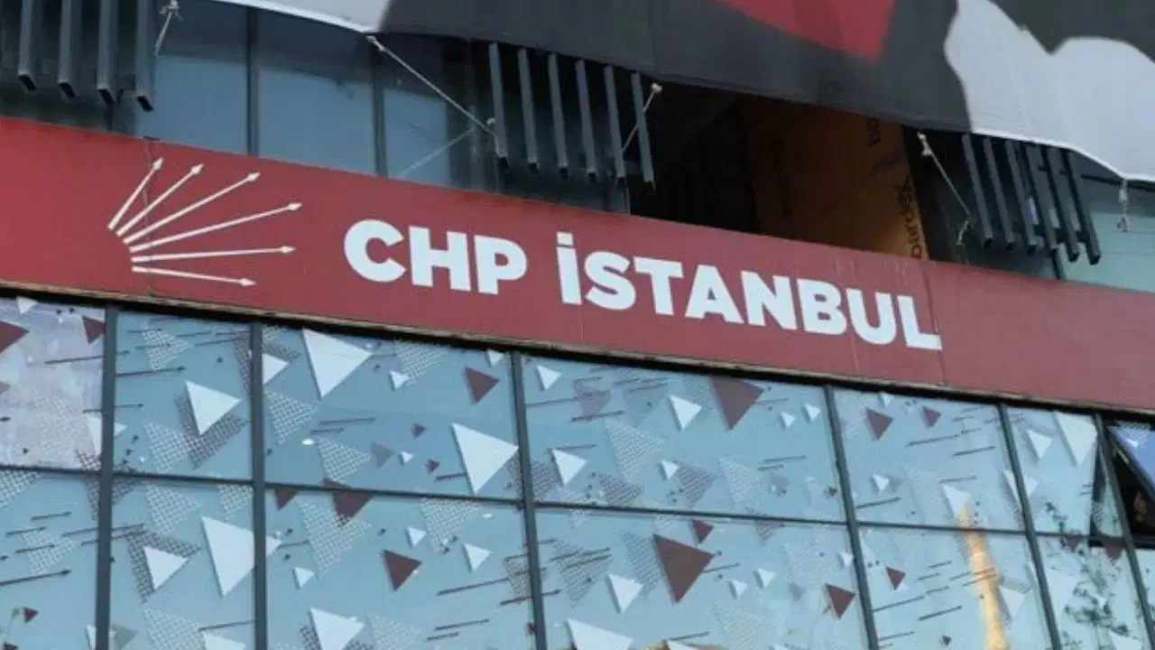 CHP İstanbul İl Başkanlığı Davasında Erteleme Kararı