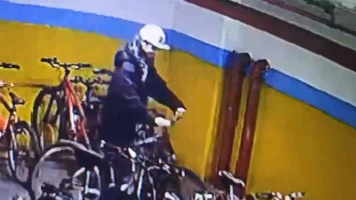 Avcılar’da Bisiklet Hırsızlığı Güvenlik Kameralarına Yansıdı, Şüpheli Yakalandı