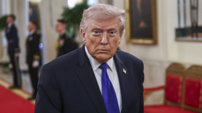 trump-iran-hurmuzden-gecen-guney-kore-gemisine-saldirdi-5H6ReGnq